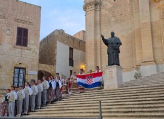 FOTO | Folklorni ansambl “Etno Siscia Sisak” na Međunarodnom festivalu na Malti